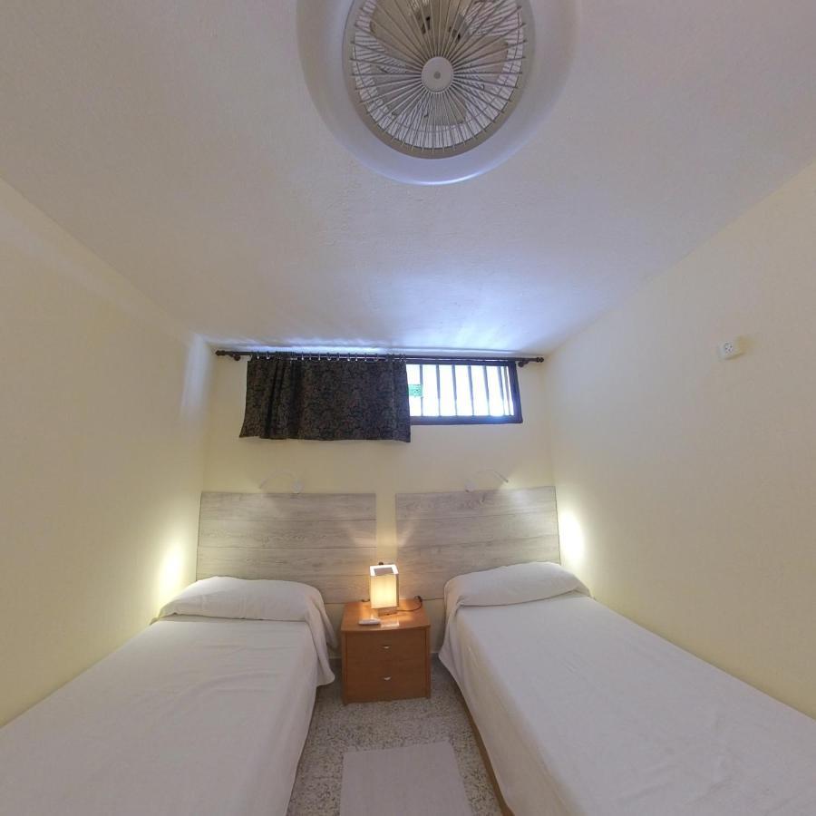 Apartamentos Santabarbara อาลิกันเต ภายนอก รูปภาพ